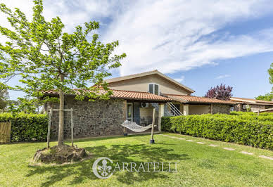 Villa avec piscine et jardin 2