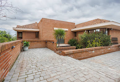 Maison avec jardin et terrasse 10