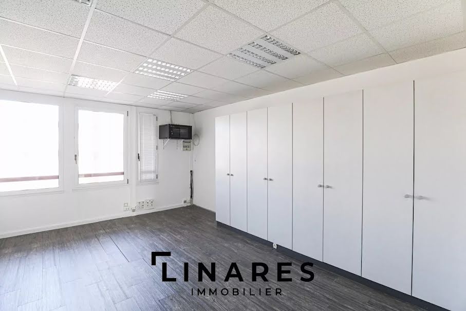 Location  locaux professionnels 8 pièces 149 m² à Marseille 9ème (13009), 2 100 €