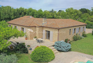 Villa with pool and terrace 3