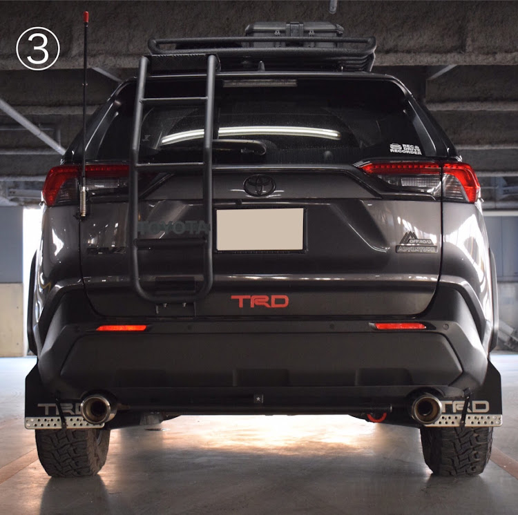 RAV4のエンブレム取付・TOYOTA・TOYOTAエンブレム・自作・DIYに関するカスタム事例の投稿画像4枚目