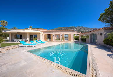 Villa with pool 4