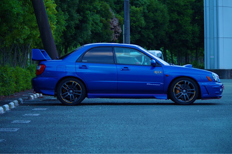 インプレッサ WRX STIのSUBARU family・スバルサイン・6月からは何かしら、何かしら。・バケットシート入りました・車高調では？に関するカスタム事例の投稿画像4枚目