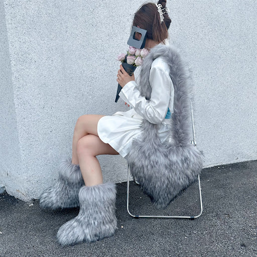 Title 21, Raccoon Fur Plush Snow Boots – Warm and luxurio...