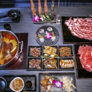 肉多多火鍋