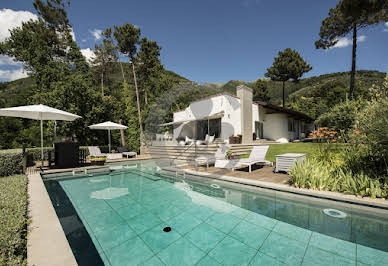 Villa with pool and garden 3