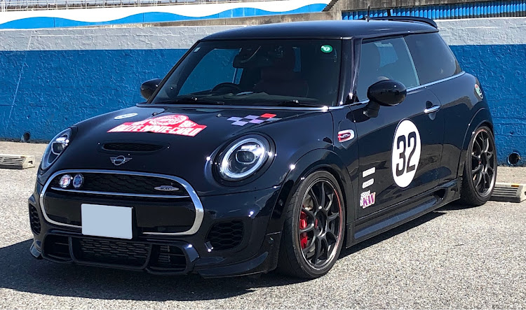 ミニジョンクーパーワークスのラリーモンテカルロ・3月もよろしくお願いします・MINIに関するカスタム事例の投稿画像1枚目