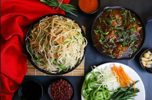 Chicken Manchurian Noodles With Gravy