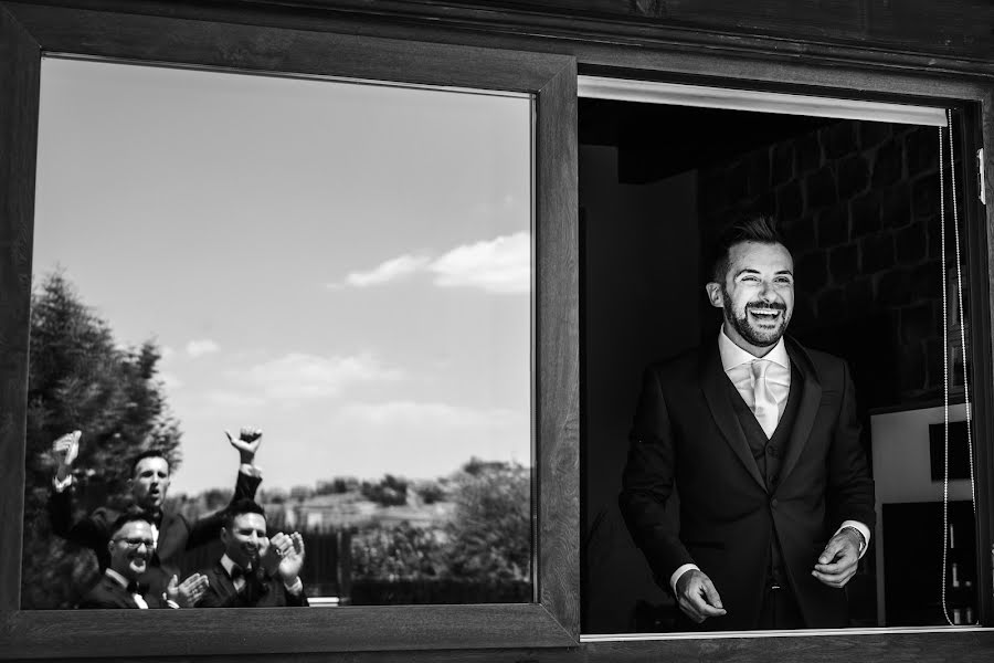 Wedding photographer Vincenzo Ingrassia (vincenzoingrass). Photo of 24 April 2020