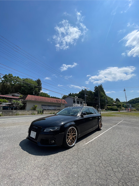 A4 アバントの低そうで低くない少し低い車・アウディＡ４アバント・車が好きな人と繋がりたい・御朱印ドライブ・春の交通安全運動に関するカスタム事例の投稿画像1枚目