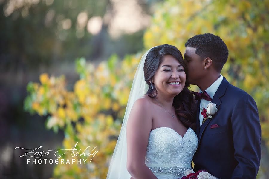 Fotógrafo de casamento Zara Ashby (zaraashby). Foto de 9 de março 2020