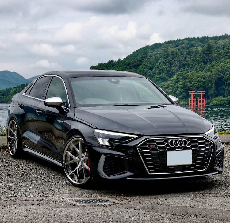 S3 セダンの芦ノ湖・箱根温泉・平塚の七夕・discover＿ct・ナナメ30度が好きに関するカスタム事例の投稿画像1枚目