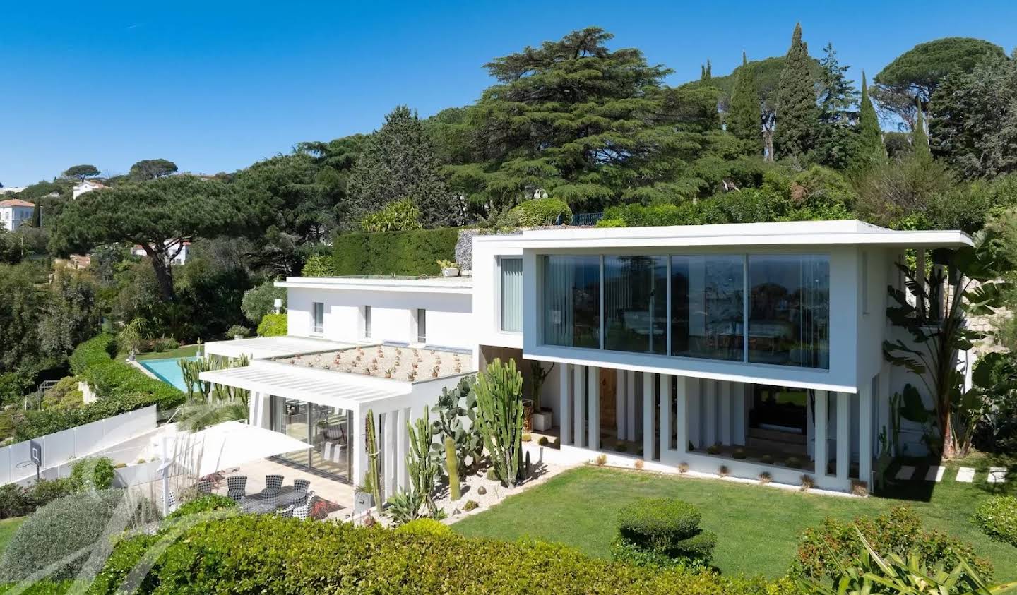 Propriété avec piscine et jardin Cannes