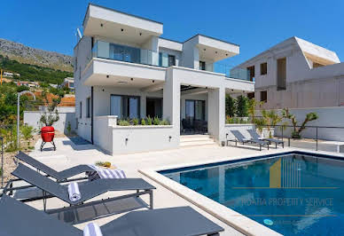 House with pool and terrace 2