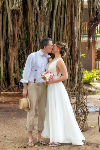 Fotógrafo de casamento Shafira Charlette (simplecreativity). Foto de 21 de abril