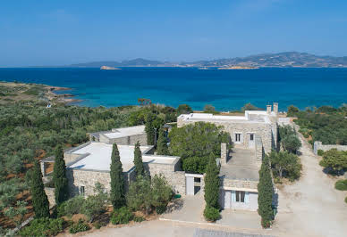 Villa with pool and garden 5