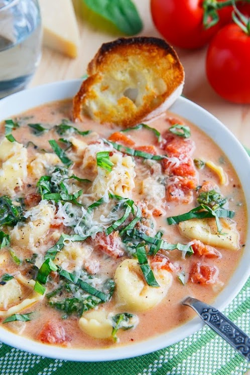 Creamy Parmesan Tomato and Spinach Tortellini Soup