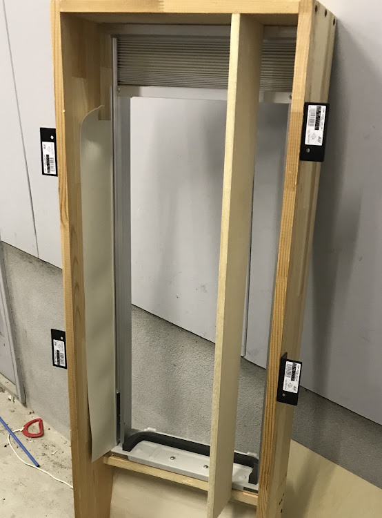 カムロードのDIY・エアコン取り付け・キャンピングカー・ウインドエアコン・ポア組合頭取に関するカスタム事例の投稿画像14枚目