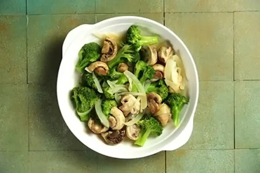 Stir Fried Mushroom And Broccoli Hong Kong Style