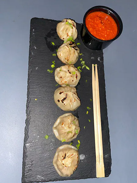 Paneer Kothay Pan Fried Momo [6 Pieces]