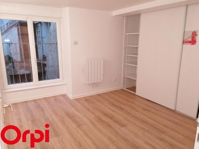 Location  appartement 4 pièces 93 m² à Beaurepaire (38270), 630 €