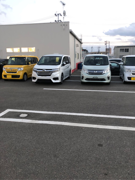 ステップワゴンのシートエプロン・めっちゃブルーに関するカスタム事例の投稿画像1枚目