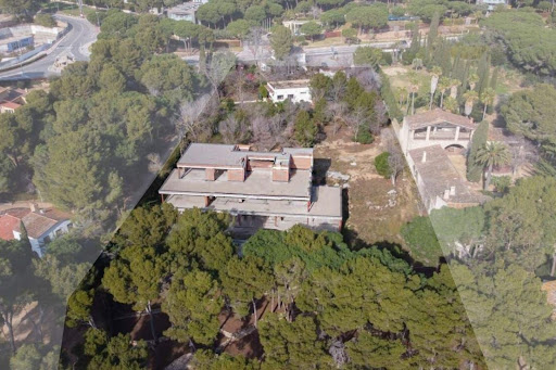 Buy this luxury property in Conjunt de Castell d'Aro (Spain) with terrace and pool