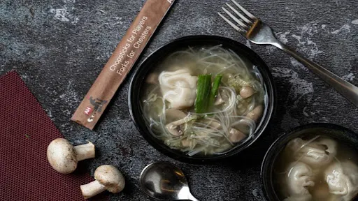 Wonton Noodle Soup Chicken