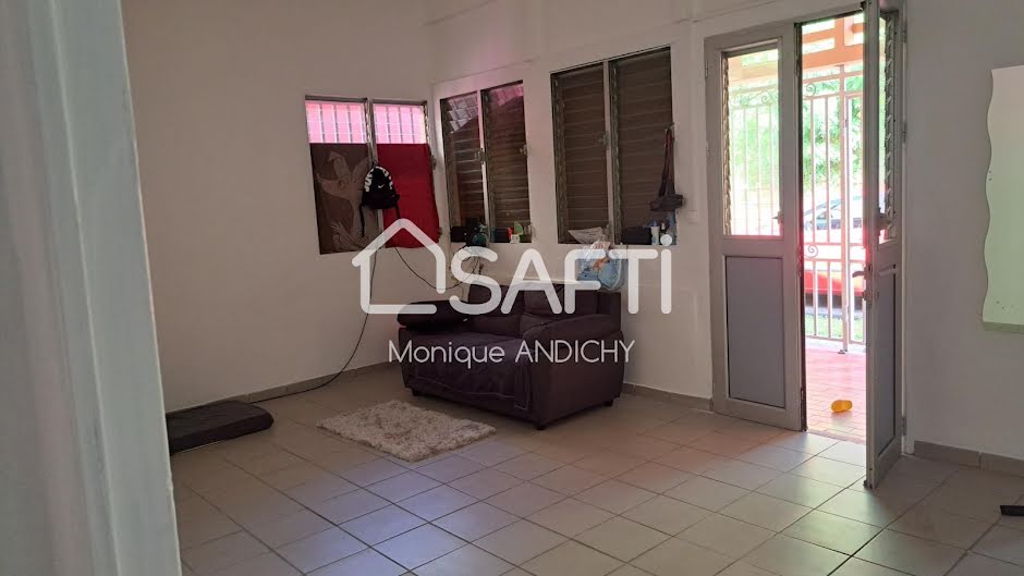 Location  appartement 3 pièces 86 m² à Sainte Marie (97230), 865 €