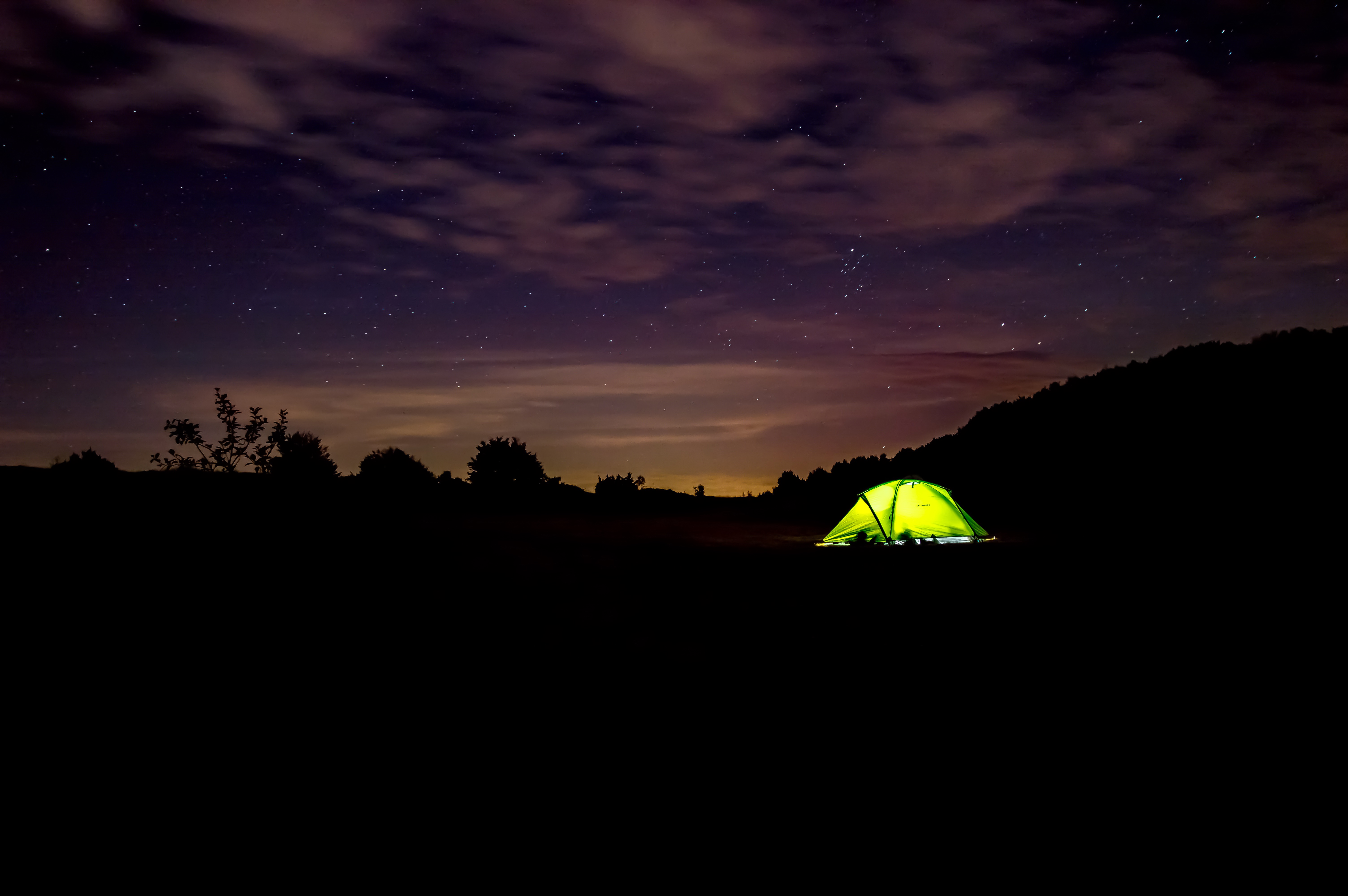 Night among the mountains di Matteo Luppichini 