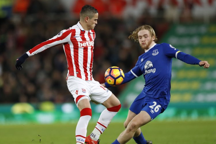 Stoke City renouvelle un milieu offensif