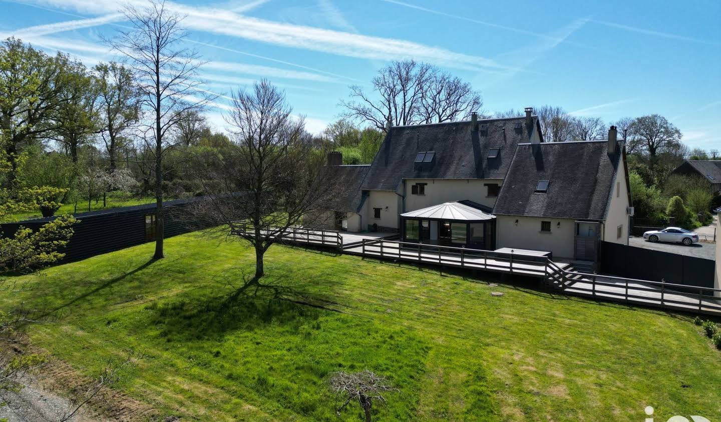 House with terrace Bréhal