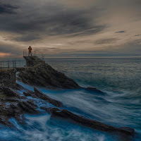 L'uomo e l'immenso mare di 