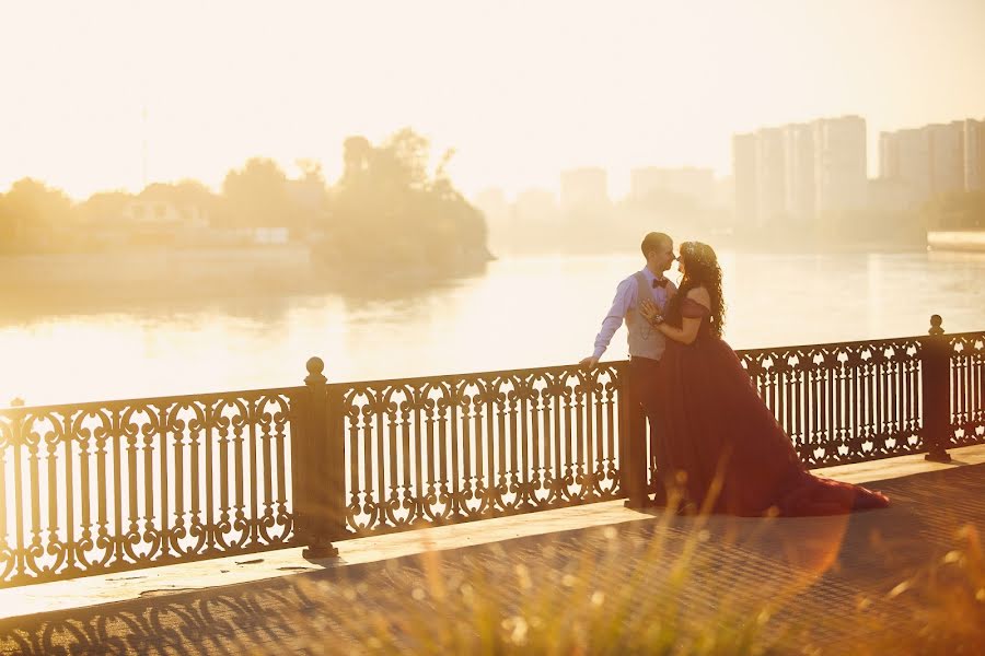 Fotógrafo de casamento Oleg Vorozheykin (oleg7art). Foto de 4 de novembro 2018