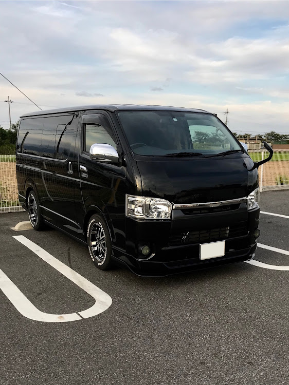 ハイエースバンの黒バンパー愛好会に関するカスタム事例の投稿画像2枚目