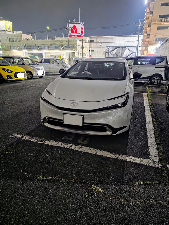 プリウスの武蔵野フーズ所沢工場・自宅の駐車場に関するカスタム事例の投稿画像1枚目