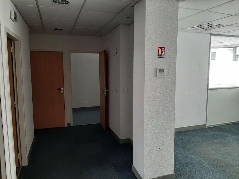 Location  locaux professionnels  86 m² à Cholet (49300), 1 301 €