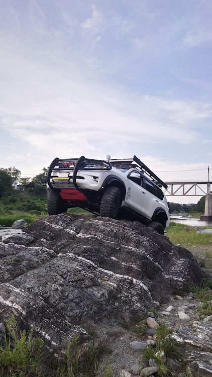 ランドクルーザープラドのプラド150後期・河川敷撮影・ロック練習・いつもいいねありがとうございます！・走る個人情報に関するカスタム事例の投稿画像6枚目