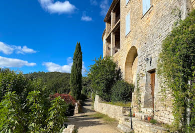 Propriété avec piscine et jardin 1