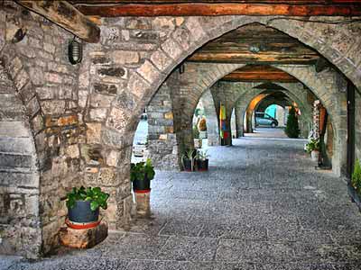 Soportales de la Plaza Mayor de Aínsa