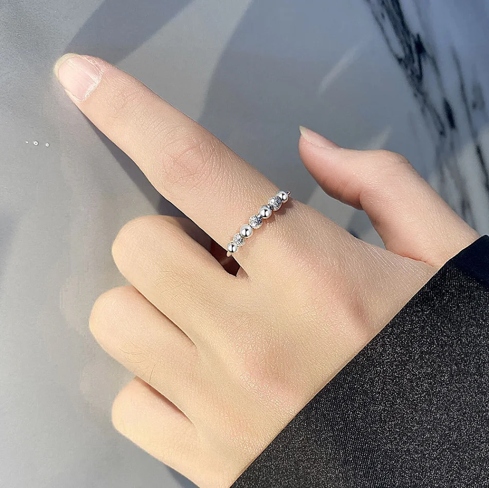Anillo con cuentas de plata de ley S925 para la descompresión y la ansiedad Reduce el estrés con este anillo giratorio.