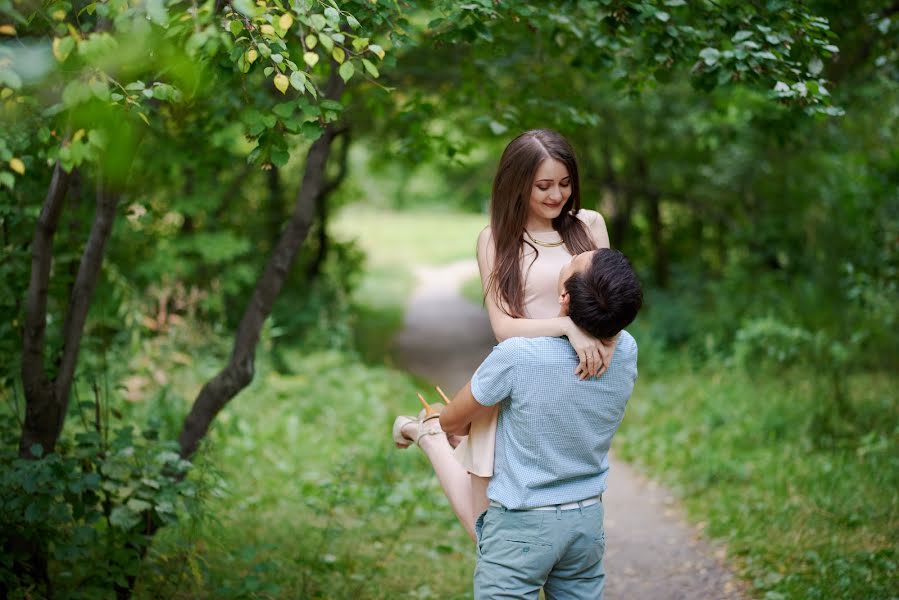 Wedding photographer Vladimir Vershinin (fatlens). Photo of 12 April 2016