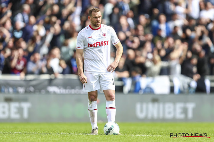 Antwerp-spits Vincent Janssen reageert na nieuwe nederlaag tegen Club Brugge: "Klotegevoel"