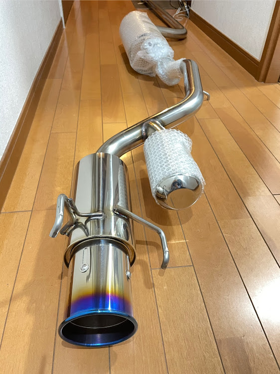 アクセラスポーツのLabradella Type SiR・ChatGPTで遊んでみた・ビックリマンシール風・マフラー大百科・母の日に関するカスタム事例の投稿画像3枚目