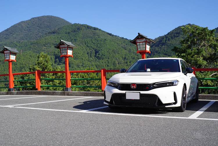 シビックタイプRの納車・初の新車・秋の気配・10月もよろしくお願いします・キーパーコーティングに関するカスタム事例の投稿画像5枚目
