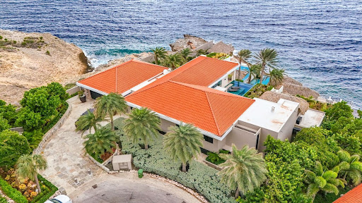 Villa with pool 5