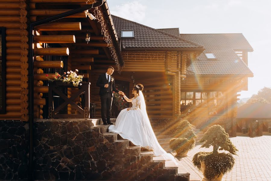 Wedding photographer Vitaliy Motrinec (svadbash). Photo of 16 September 2020