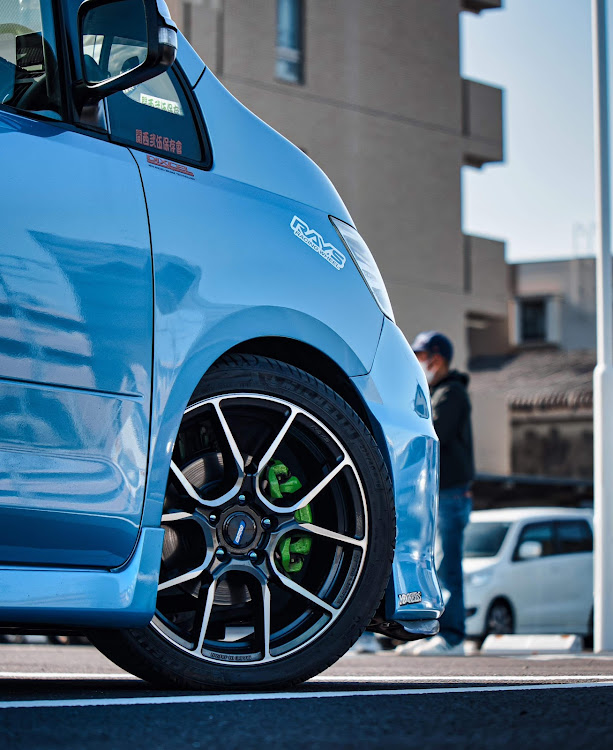 セレナのみんなのセンターキャップが見たい・RAYS  gram LIGHTS57ANA・お題に乗っかってみたに関するカスタム事例の投稿画像3枚目