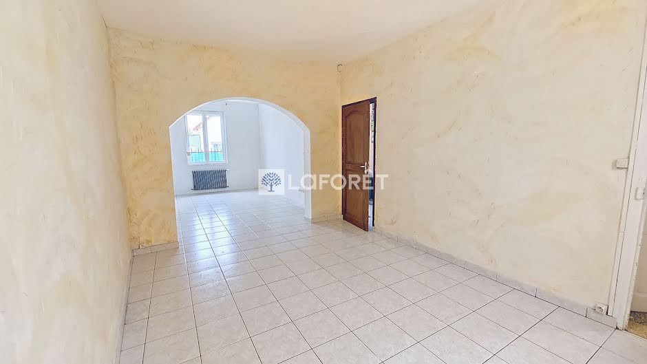 Vente maison 4 pièces 115 m² à Tergnier (02700), 119 900 €