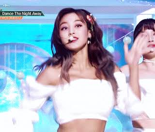 Everyone Is Falling In Love With Jihyo S New Summer Look